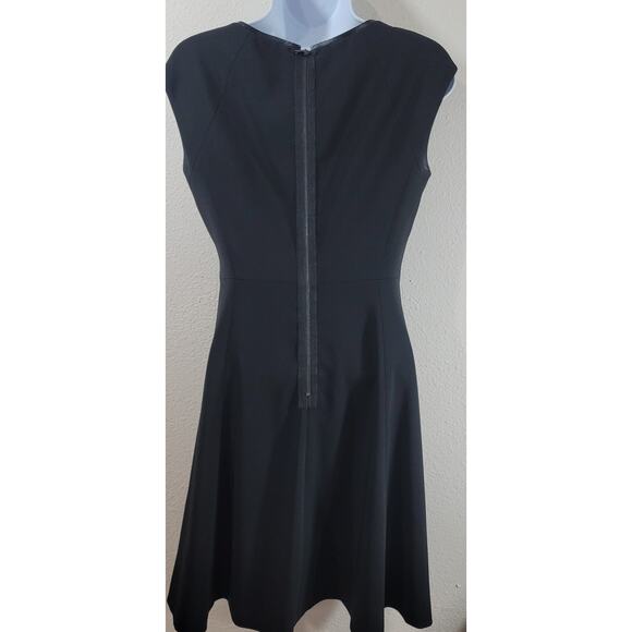 T Tahari Black Brown Color Block Sheath Dress 2 Lightweight Capped Sleeves Soft - Picture 2 of 6